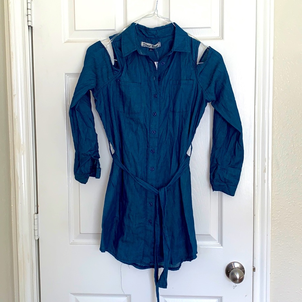 ‼️SOLD‼️Blue Denim cut out dress - Picture 2 of 5